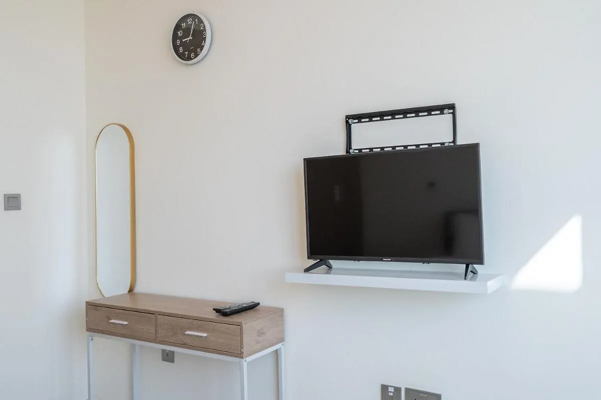 Wonderful Studio Apartment With Balcony At Farhad Azizi Dubai 0*,